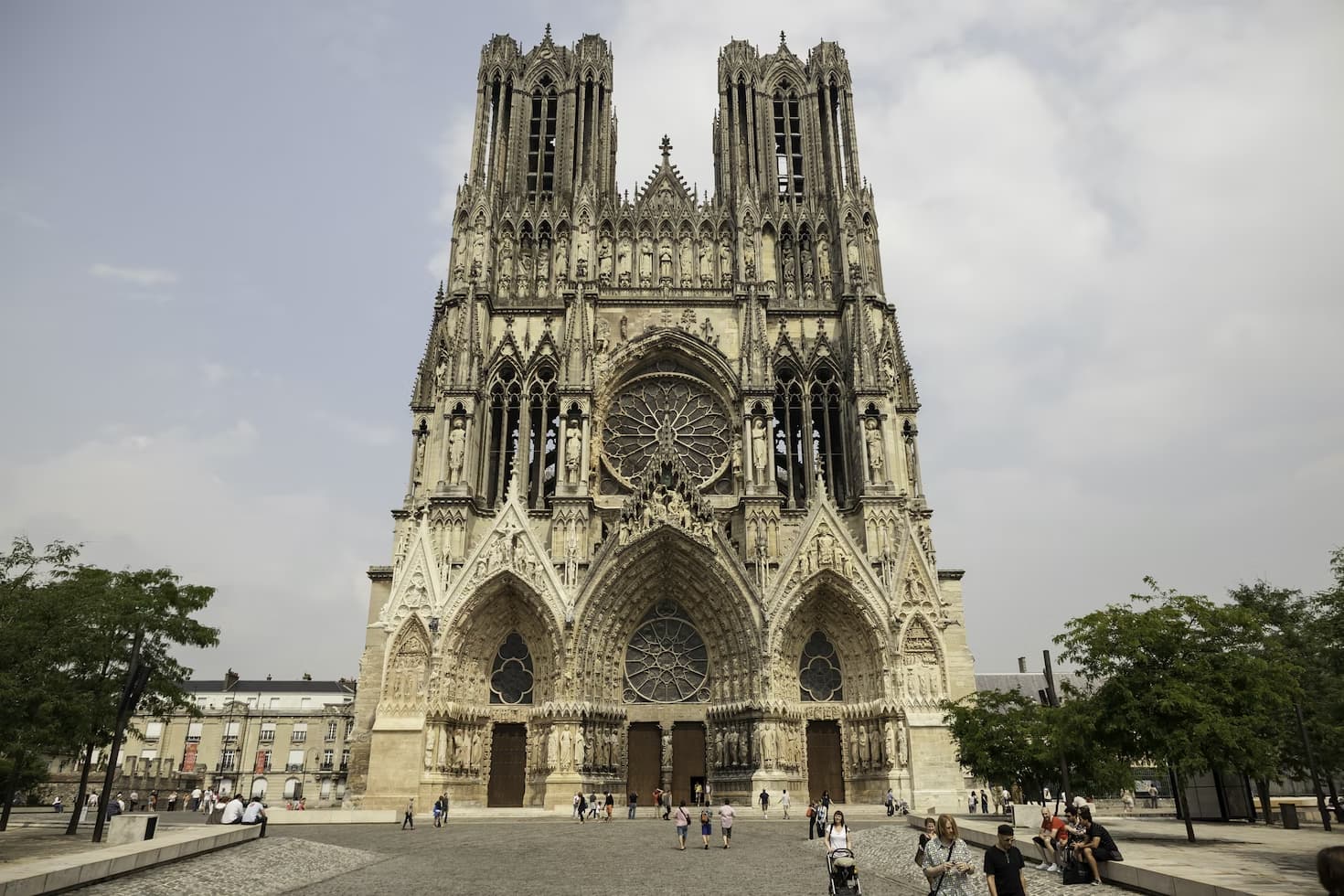 ノートルダム大聖堂を観光してパリを満喫！歴史や見どころを解説
